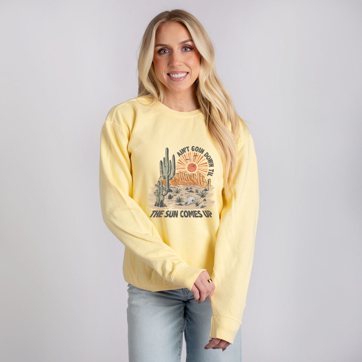 Vintage Ain't Goin Down - Women's Lightweight Garment Dyed Sweatshirt