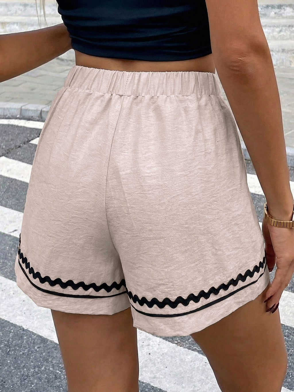 Elastic Waist Wavy Trim Casual Shorts product image 5