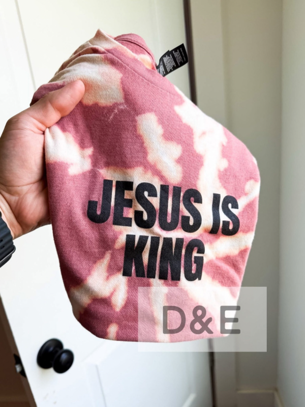 *Preorder* Jesus is king tee product image 1